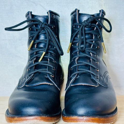 Nicks Becca in Wickett And Craig Navy Double Stuffed