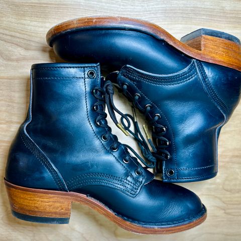 Nicks Becca in Wickett And Craig Navy Double Stuffed