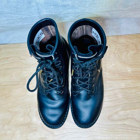 Nicks Becca in Wickett And Craig Navy Double Stuffed