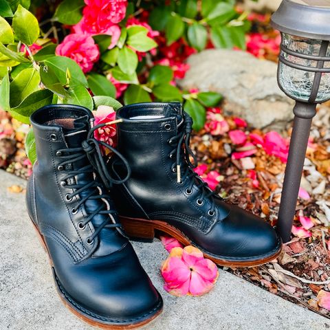 Nicks Becca in Wickett And Craig Navy Double Stuffed