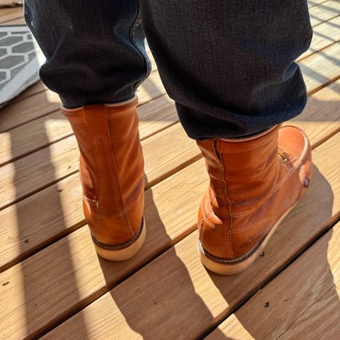 Thorogood American Heritage 8" Moc Toe in Tobacco Gladiator Oil-Tanned