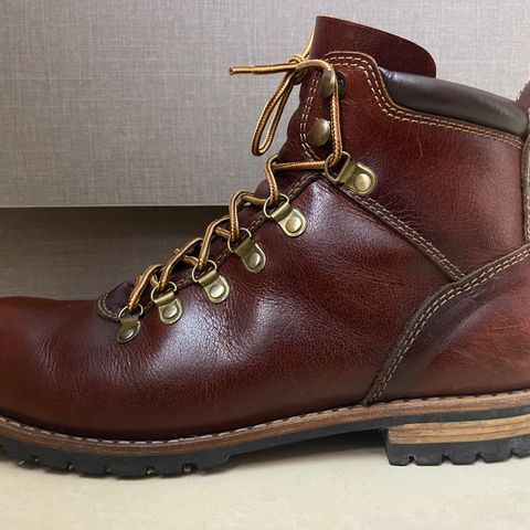 Craft & Glory Hike Boots in Full Grain Waxed Water Buffalo