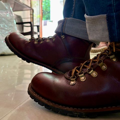 Craft & Glory Hike Boots in Full Grain Waxed Water Buffalo