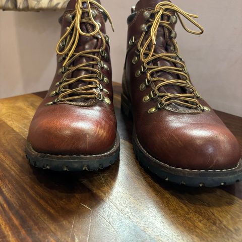 Craft & Glory Hike Boots in Full Grain Waxed Water Buffalo
