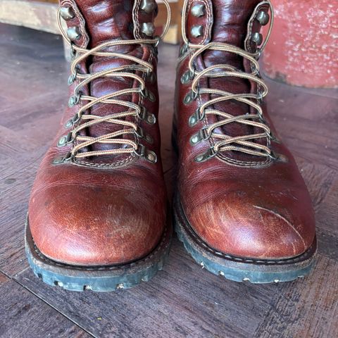 Craft & Glory Hike Boots in Full Grain Waxed Water Buffalo