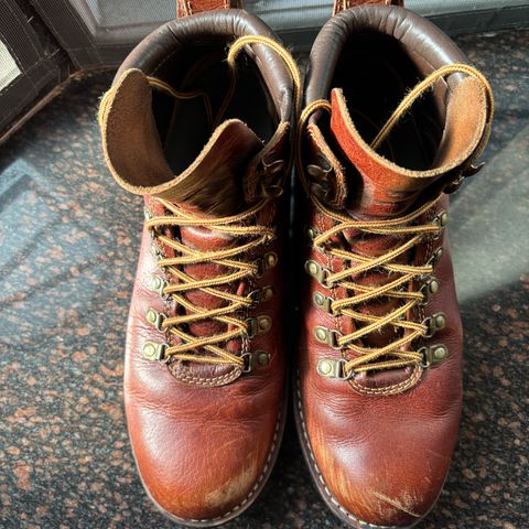 Craft & Glory Hike Boots in Full Grain Waxed Water Buffalo