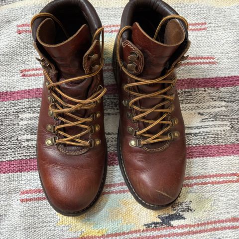 Craft & Glory Hike Boots in Full Grain Waxed Water Buffalo
