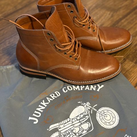 Junkard SC Boondocker in Domestic Red Brown Pull Up