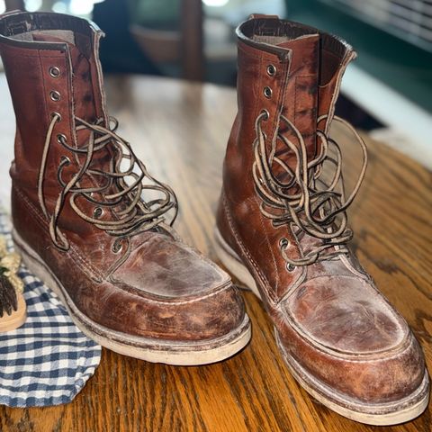 Red Wing 8-Inch Classic Moc in Oro Legacy Leather