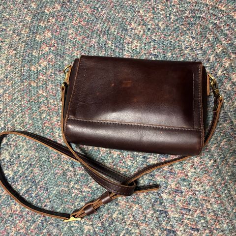 Portland Leather Metro Crossbody in Grizzly