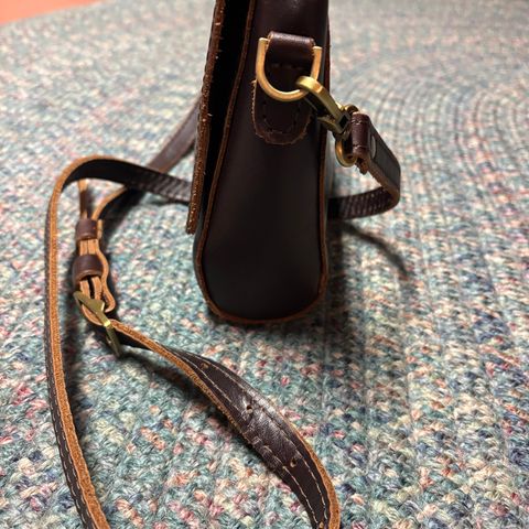 Portland Leather Metro Crossbody in Grizzly