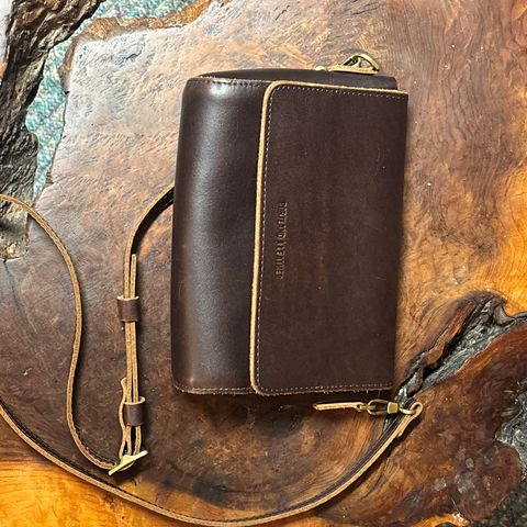 Portland Leather Metro Crossbody in Grizzly
