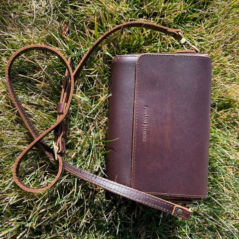 Portland Leather Metro Crossbody in Grizzly