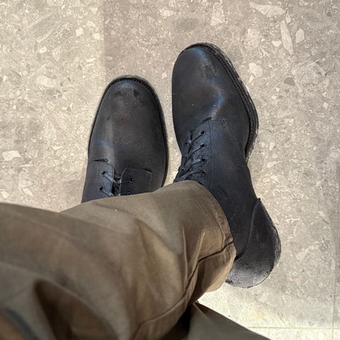 Clinch Yeager Boots in Clinch / Black Gustave Roughout cowhide