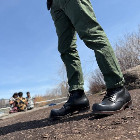 Viberg Service Boot in Horween Black Wooly CXL