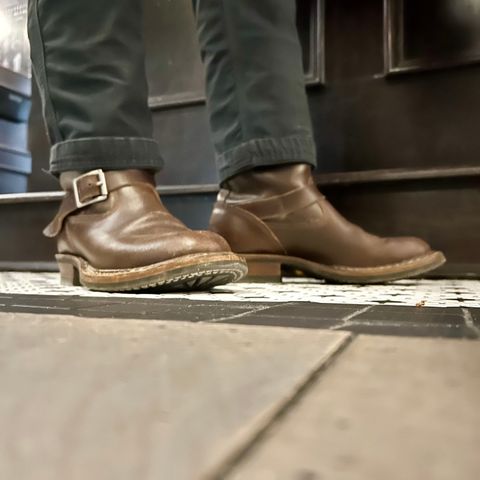 White's Nomad Engineer Boots in Horween Cinnamon Waxed Flesh