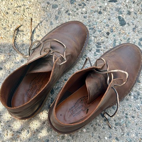 Clarks Desert Boot in Dark Tan