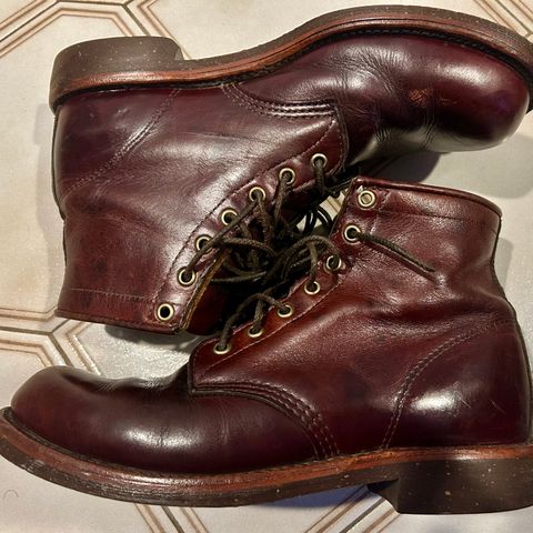 L.L.Bean X Chippewa Custom Model in Burgundy