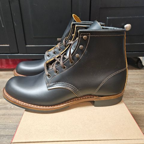 Red Wing Beckman Flatbox in S.B. Foot Black Klondike