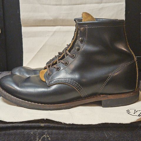 Red Wing Beckman Flatbox in S.B. Foot Black Klondike