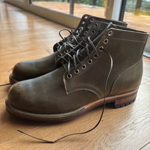 Viberg Service Boot in Horween Olive Chromepak