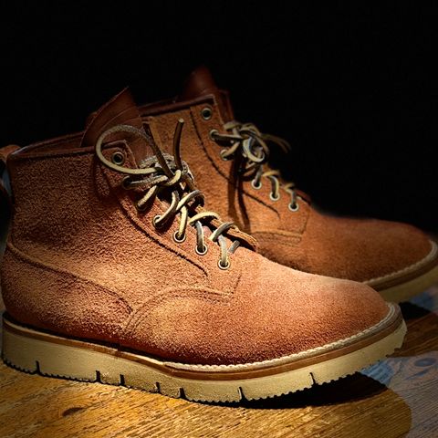 Viberg Scout Boot in Seidel Red Dog Oil Tan Roughout