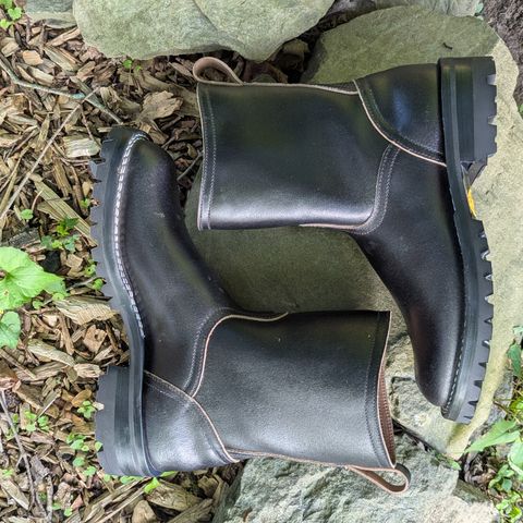 Nicks Wellington in Horween Black Waxed Flesh
