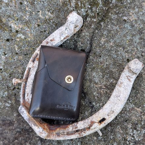 Cash And Son Leather Goods River in Maryam Graphite TPR Horsebutt