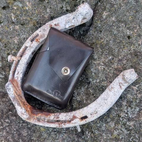 Cash And Son Leather Goods River in Maryam Graphite TPR Horsebutt