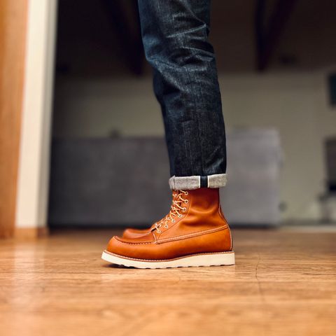 Red Wing 8-Inch Classic Moc in S.B. Foot Oro Legacy