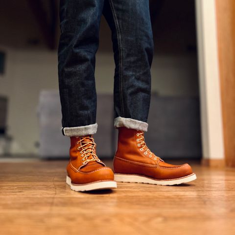 Red Wing 8-Inch Classic Moc in S.B. Foot Oro Legacy