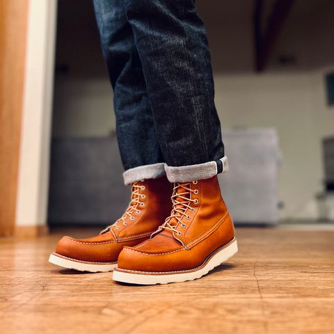 Red Wing 8-Inch Classic Moc in S.B. Foot Oro Legacy