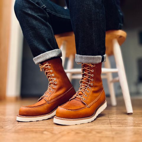 Red Wing 8-Inch Classic Moc in S.B. Foot Oro Legacy