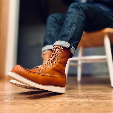 Red Wing 8-Inch Classic Moc in S.B. Foot Oro Legacy