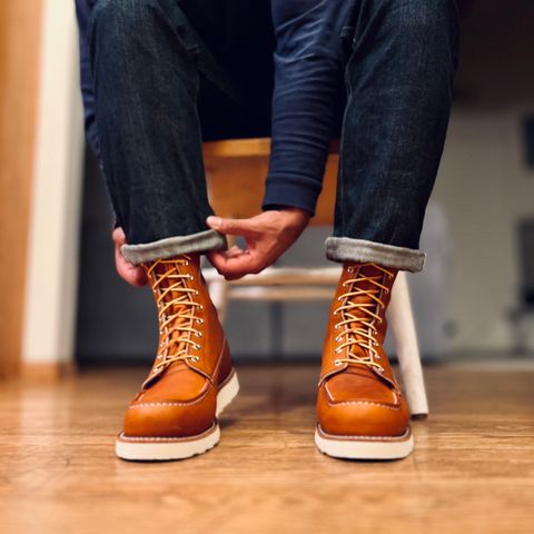 Red Wing 8-Inch Classic Moc in S.B. Foot Oro Legacy