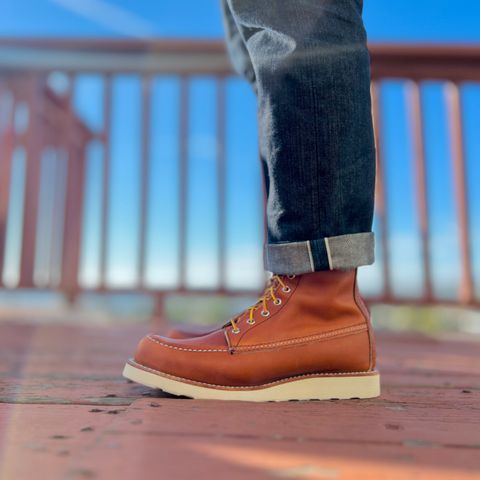 Red Wing 8-Inch Classic Moc in S.B. Foot Oro Legacy