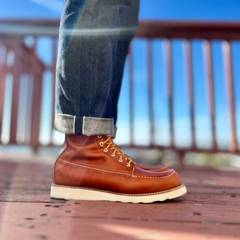 Red Wing 8-Inch Classic Moc in S.B. Foot Oro Legacy