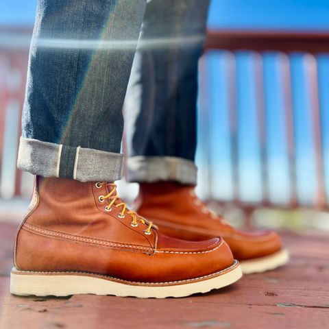 Red Wing 8-Inch Classic Moc in S.B. Foot Oro Legacy