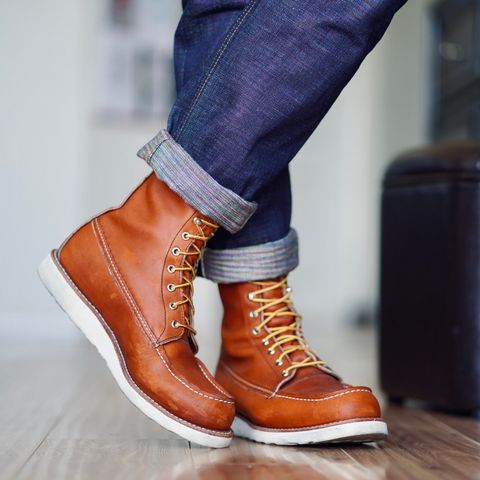 Red Wing 8-Inch Classic Moc in S.B. Foot Oro Legacy