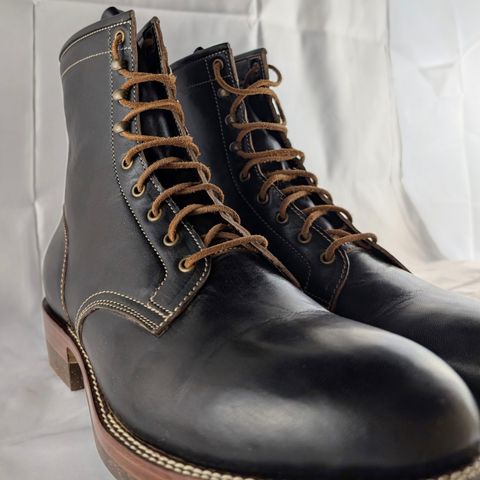 Jakkrabbits Custom Model in Shinki Black Antique Horsehide