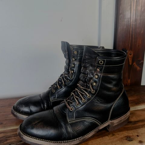 Jakkrabbits Custom Model in Shinki Black Antique Horsehide