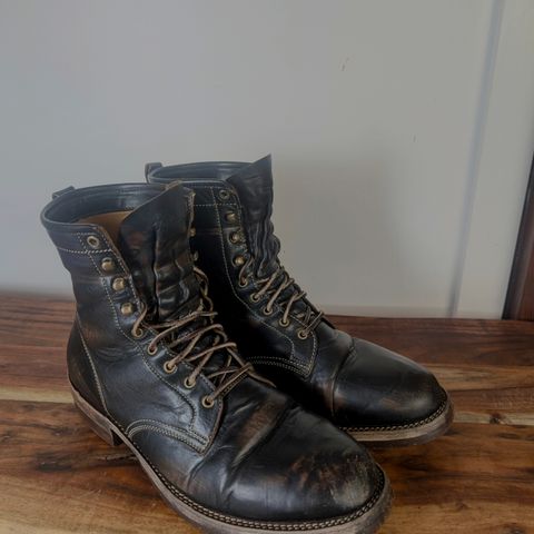 Jakkrabbits Custom Model in Shinki Black Antique Horsehide