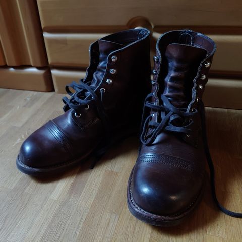 Red Wing Iron Ranger in S.B. Foot Amber Harness