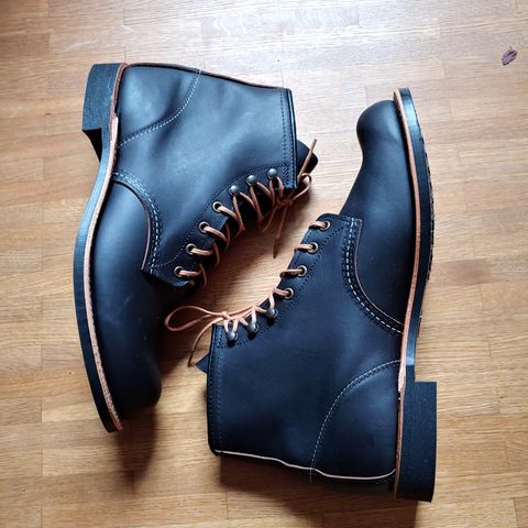 Red Wing Blacksmith in S.B. Foot Black Prairie