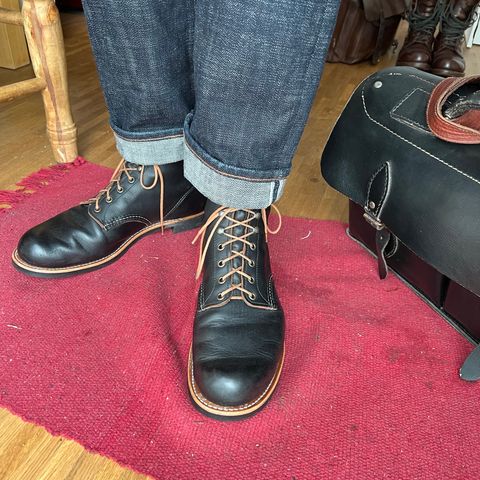 Red Wing Blacksmith in S.B. Foot Black Prairie