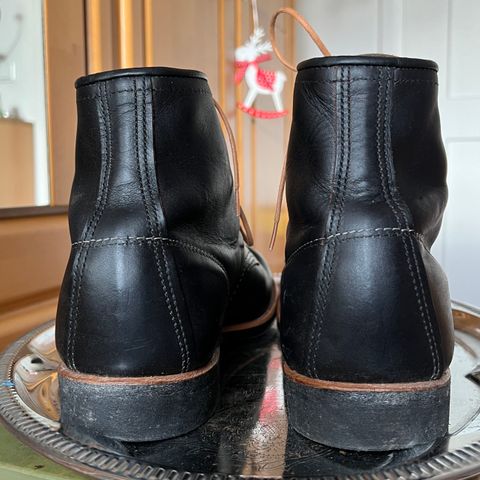 Red Wing Blacksmith in S.B. Foot Black Prairie