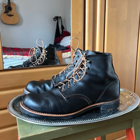 Red Wing Blacksmith in S.B. Foot Black Prairie