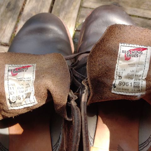 Red Wing Merchant in S.B. Foot Ebony Harness