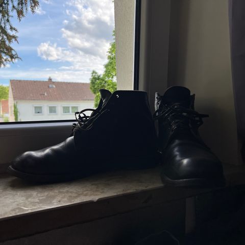 View photo of Red Wing Merchant in S.B. Foot Ebony Harness