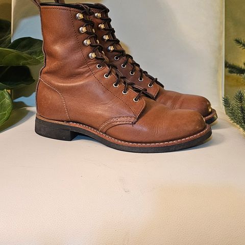 Red Wing Silversmith in S.B. Foot Mocha